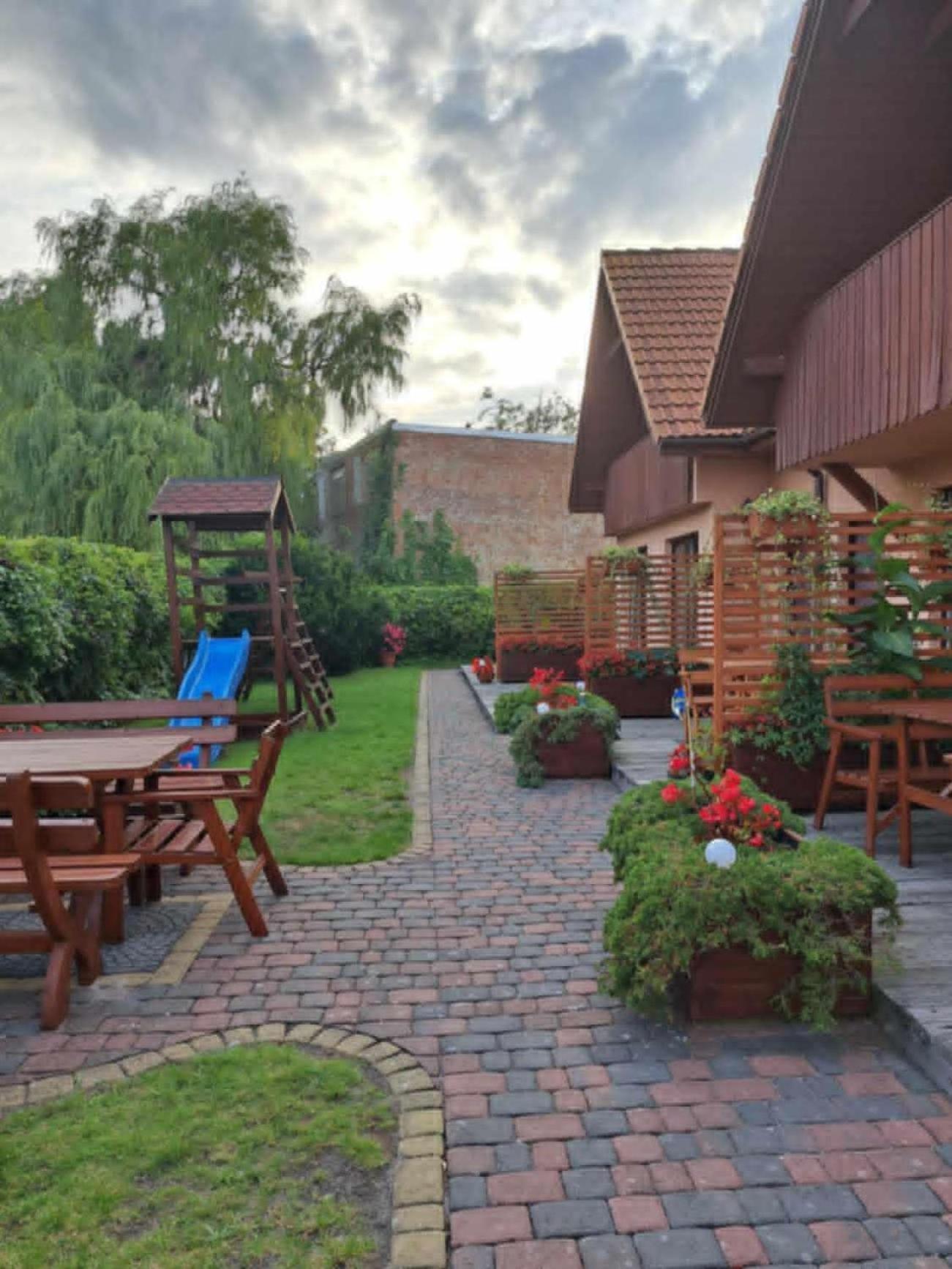 Rest Hotel Dziwnow Exterior photo